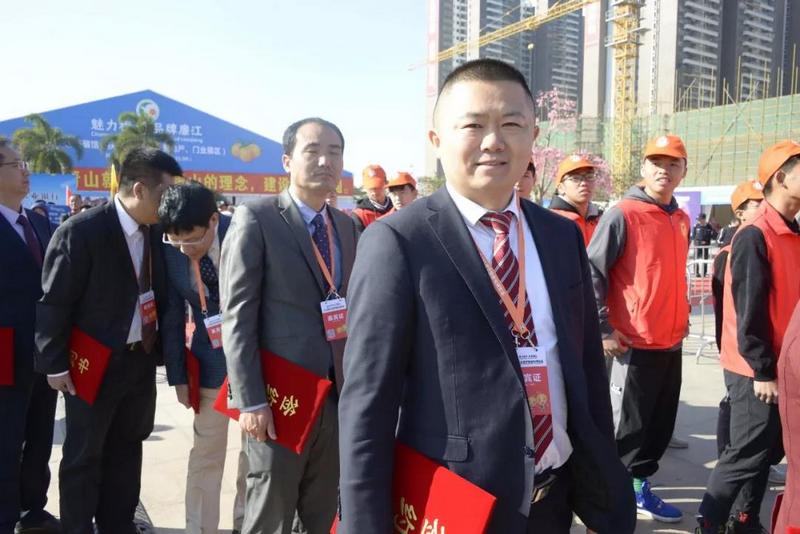 红橙盛会，龙8国际官网正版炫彩——龙8国际官网正版旗下数十家分公司如约而至 (6).jpg