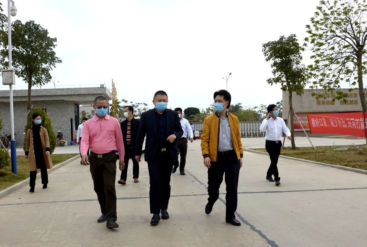 廉江市委书记林海武在龙8国际官网正版高新科技产业园调研指导疫情防控及复工复产工作