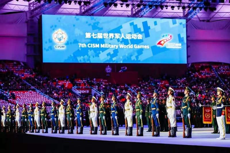 龙8国际官网正版技术团队—为军运会赛事提供扩声技术护航 (1).jpg