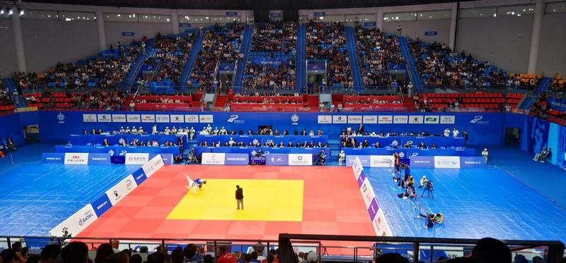 龙8国际官网正版技术团队—为军运会赛事提供扩声技术护航 (22).jpg