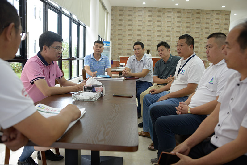 廉江市委雷火电竞app官方下载府惠企暖企热心服务为企业用工纾困解难