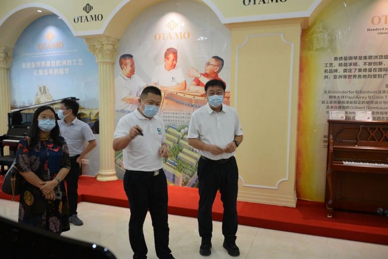 省科技厅一行莅临龙8国际官网正版高新科技产业园开展县域创新驱动高质量发展专题调研 (3).jpg