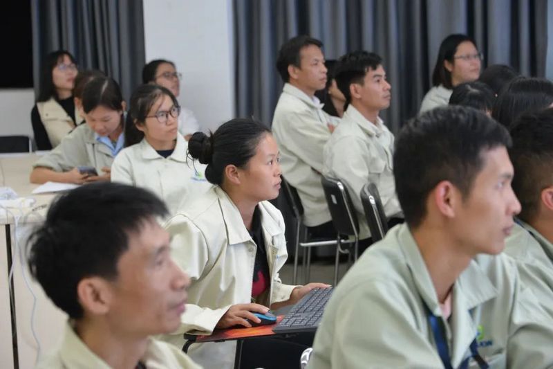 龙8国际官网正版产业园第一期：《办公软件高手之路——排版篇》课程开讲 (6).jpg